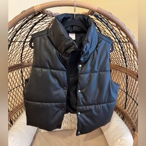 No Boundaries Faux Leather Puffer Vest Black Large